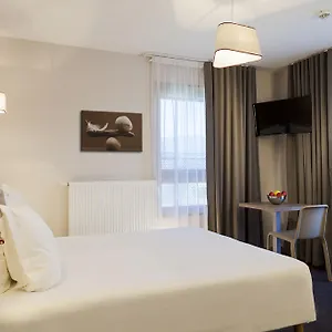 Nehô Porte De Genève Hotel